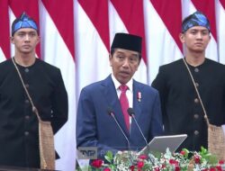 Wow! Jokowi Naikkan Gaji PNS 8 Persen dan Pensiunan 12 Persen