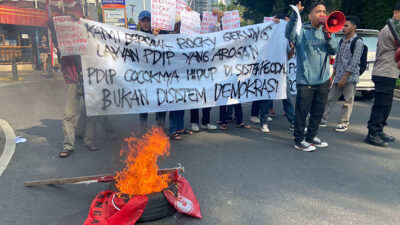 Bakar Bendera PDIP, Aktivis HMI Jakarta Kecam Pelaporan Rocky Gerung