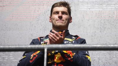 Max Verstappen Tetap Lebih Hebat Dari Lewis Hamilton Meski di Mobil Yang Sama, Ini Alasannya