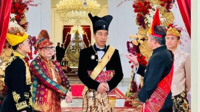 Presiden Jokowi Kenakan Busana Kebesaran Raja Surakarta Paku Buwono X di HUT Ke-78 RI, Apa Metaforanya?