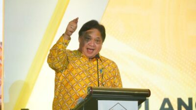 Airlangga Hartarto Tegaskan Partai Golkar Tidak Bahas Ridwan Kamil Cawapres Ganjar
