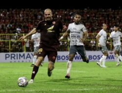 Dipecat PSM, Wiljan Pluim Diperkenalkan Sebagai Pemain Baru Borneo FC