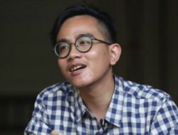 Hendri Satrio: Jokowi Lebih Keren Jika Larang Gibran Jadi Cawapres