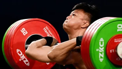Lifter Indonesia Rahmat Erwin Abdullah Pecahkan 3 Rekor dan Sabet Emas Asian Games 2023