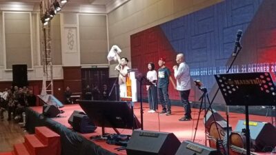 Relawan Ramai-ramai Lepas Kaos ‘Rumah Jokowi’, Diganti Jadi ‘2024 Ganjar Presiden’