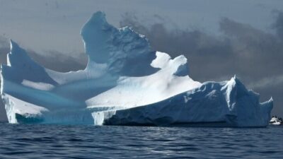 Hampir Setengah Lapisan Es Antartika Sudah Mencair 25 Tahun Terakhir