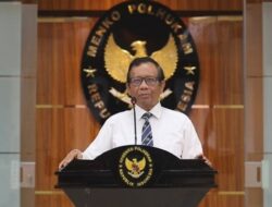Mahfud MD Ungkap Dugaan TNI-Polri Tak Netral: Pasang Baliho Hingga Intimidasi