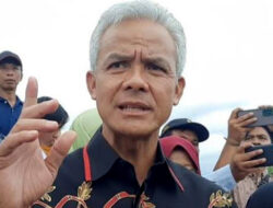 Beri Rapor Merah ke Jokowi, Ganjar Ibarat Menepuk Air di Dulang Terpercik Muka Sendiri