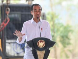 Pantun Jokowi Di IKN: Supaya Pembangunan Maju Terus, Pinjam Dulu Seratus!