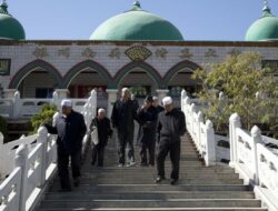 China Tutup dan Hancurkan Ratusan Masjid di Gansu dan Ningxia, Ada Apa?