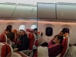 Viral! Atap Pesawat Boeing 787 Air India Bocor Saat Terbangan Dari New Delhi Ke London