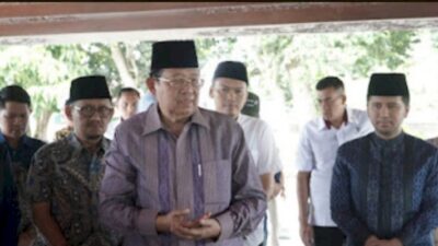 Turun Gunung, SBY Ziarah ke Makam Bung Karno