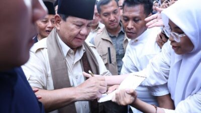 Prabowo Bakal Alihkan Dana Bansos dan Pendidikan Untuk Makan Siang dan Susu Gratis