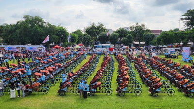 Pertama di Dunia, TKN Prabowo-Gibran Luncurkan Ratusan Becak Listrik di Madiun