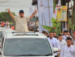 Sambangi Palembang, Prabowo Disambut Tangisan Emak-emak Hingga Driver Ojol