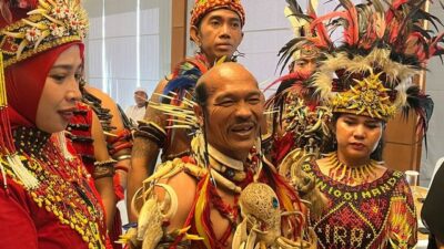 Panglima Suku Dayak Mandau Doakan Anies Jadi Pemimpin Indonesia Masa Depan