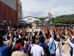 Prabowo Disambut Ribuan Masyarakat Hingga Berkilo-kilo Meter: Terima Kasih Warga Lampung!