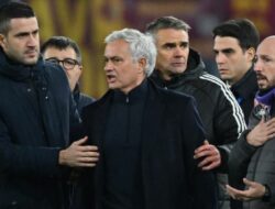 Fans AS Roma Marah Jose Mourinho Dipecat, Desak Pemilik Klub Hengkang