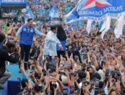 Diisukan Dirawat di RSPAD, Prabowo Justru Asyik Joget di Kampanye Demokrat di Malang