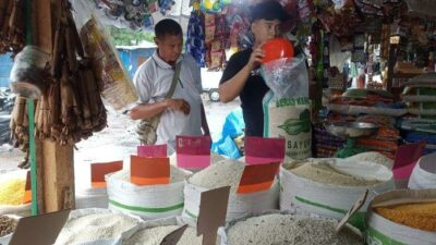 Warga Sikka, NTT Keluhkan Harga Beras 1 Kg Tembus Rp. 16 Ribu