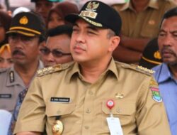 Ahmed Zaki Iskandar, Eks Bupati Tangerang 2 Periode Yang Banjir Penghargaan