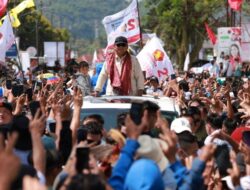 Prabowo Disambut Ribuan Orang Saat Pulang ke Tanah Leluhur di Langowan, Minahasa
