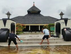 Masjid Agung Demak Terendam Banjir, Makam Raden Fatah Aman