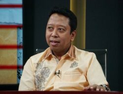 Romahurmuzy Ungkap Alasan PPP Pilih Dukung Ganjar di Pilpres 2024: Diminta Jokowi