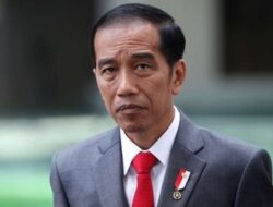 Pertemuan Prabowo-Surya Paloh Bikin Jokowi Baper dan Terganggu