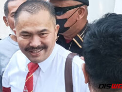 Ribuan Video Porno Dirut Taspen Diserahkan Kuasa Hukum Istrinya, Kamaruddin Simanjuntak