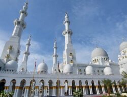 7 Imam Uni Emirat Arab Bakal Pimpin Tarawih di Masjid Sheikh Zayed Solo
