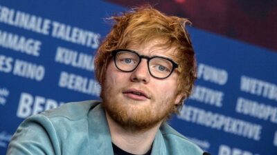 Jelang Konser di JIS, Ed Sheeran Tebar Bumil Album Terbaru Bertanda Tangan di Pasar Santa Jakarta