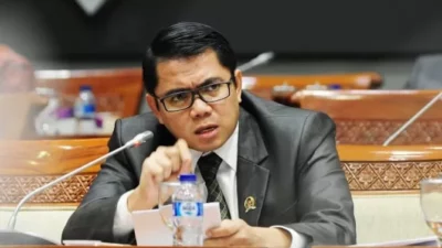 Sederet Politikus Tenar PDIP Terancam Gagal Ke Senayan: Arteria Dahlan Hingga Djarot Saiful Hidayat