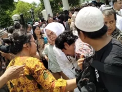 Istana Minta Maaf Soal Kericuhan Saat Antre Open House Jokowi