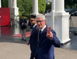 CEO Apple, Tim Cook Kucurkan Investasi Rp. 1,6 Triliun Untuk 4 Kota di Indonesia