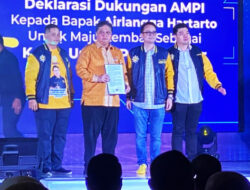 AMPI Anugerahkan Gelar ‘Ksatria Aswata Jaya’ Pada Airlangga Hartarto