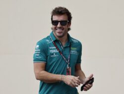 Charles Leclerc Galau Lihat Fernando Alonso Perpanjang Kontrak Dengan Aston Martin Untuk F1 2025