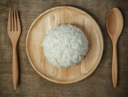 Islam Melarang Keras! Jangan Sisakan Butiran Nasi di Piring Makanmu!