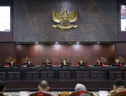 MK: Tak Ada Bukti Kuat Nepotisme & Abuse of Power Jokowi di Pendaftaran Gibran