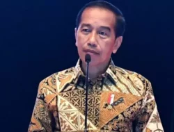 Rocky Gerung: Jokowi Akan Menjadi Kerdil di Koalisi Prabowo-Gibran
