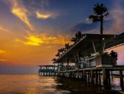 Pesona Mangrove dan Sunset View Menawan di Pantai Teluk Awur Jepara