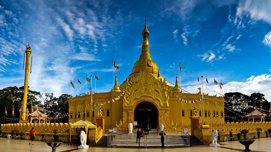 Taman Alam Lumbini: Pesona Wisata Religi Pagoda Tertinggi di Berastagi ...