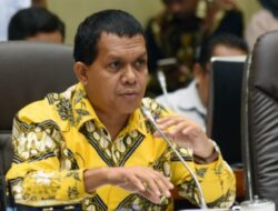 Natalius Pigai: Melki Laka Lena ‘Si Apoteker Indonesia Timur’ Bisa Sembuhkan NTT