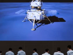Pesawat Luar Angkasa China Chang’e-6 Mendarat Empuk di Sisi Gelap Bulan