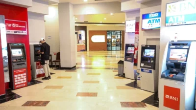 Jumlah Mesin ATM Kian Menyusut Usai Bank Ramai-ramai Tutup Kantor Cabang, Ada Apa?