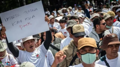 Tekstil China Banjiri Indonesia, Puluhan Pabrik Tutup Badai PHK Massal Terpa Ribuan Buruh