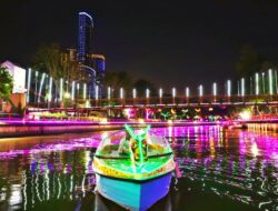 Wisata Perahu Kalimas, Destinasi Wisata Pelepas Penat Bersama Keluarga di Surabaya