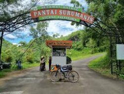 Pantai Surumanis di Kebumen, Dimana Air Terjun Mengalir Hingga ke Samudera Hindia