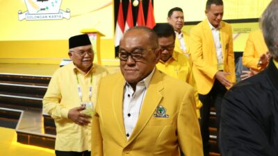 Aburizal Bakrie Soal Rumor Jokowi Jadi Ketua Dewan Pembina Partai Golkar: Apa Beliau Mau?