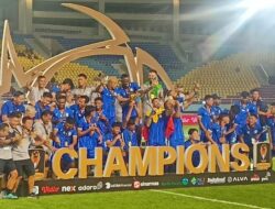 Arema FC Serahkan Uang Hadiah Juara Piala Presiden 2024 Rp. 708 Juta ke Korban Tragedi Kanjuruhan